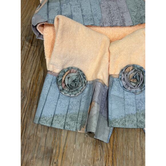 The Avanti 3 Piece Towel Set Vintage - Picture 2 of 5